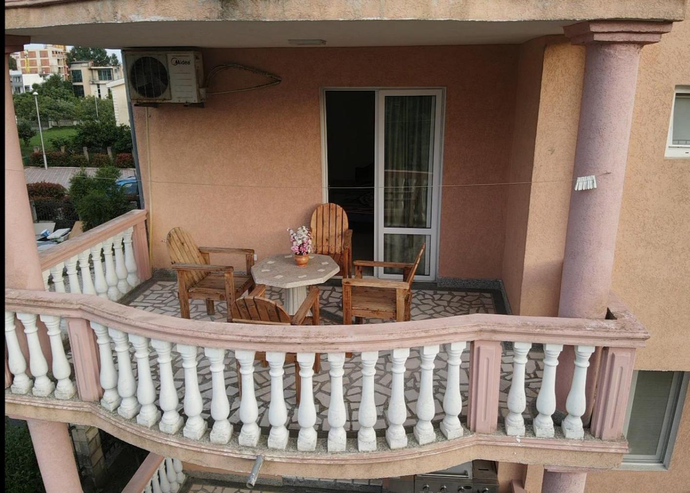 Kurt Apartaments Ulcinj Esterno foto